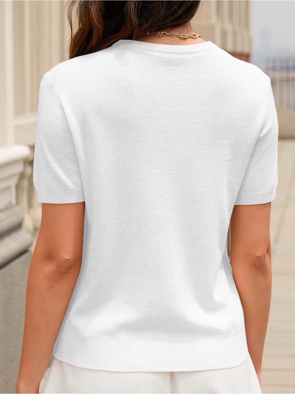 Women's Short Sleeve Crew Neck lightweight summer Sweater- size medium (8-10) - Picture 2 of 7